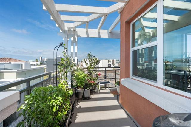 3650 5Th Ave, San Diego CA: https://media.crmls.org/mediaz/3762d2b8-7e5a-4494-b139-a5d7c8be58a9.jpg