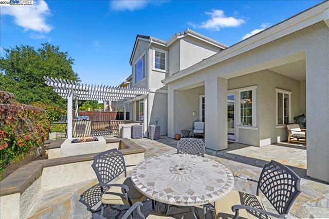 3055 Hastings Way, San Ramon CA: https://media.crmls.org/mediaz/3762db4c-0ea7-4992-ae28-296692bdb0ca.jpg