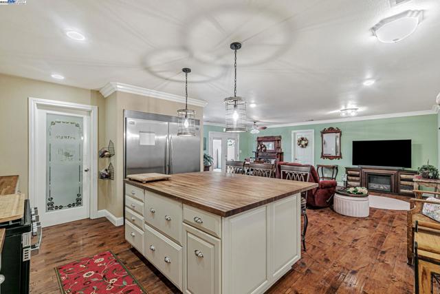337 I St, Fremont CA: https://media.crmls.org/mediaz/3762fdc1-da1d-4600-bdc2-dff45b78ec96.jpg