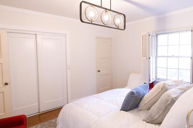 1541 Maple Street, San Mateo CA: https://media.crmls.org/mediaz/376359a4-b318-4f40-93b9-52d6d746db27.jpg