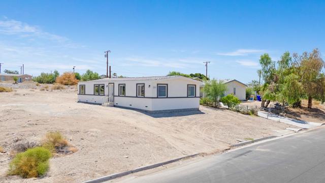 72420 Windlass Drive, Mecca CA: https://media.crmls.org/mediaz/376363cc-a3ef-4381-a386-d5c9faf1eef2.jpg