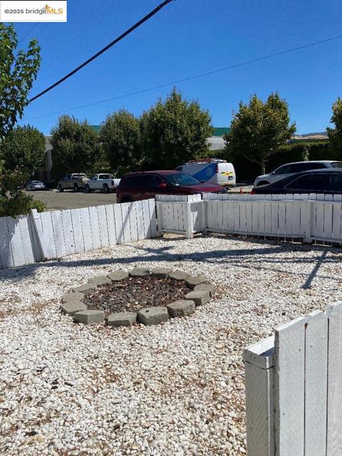 137 El Dorado Dr, Pittsburg CA: https://media.crmls.org/mediaz/37639dd7-5abb-49a6-a03f-23a37b055a80.jpg