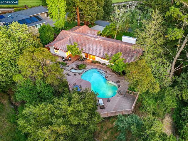 1804 Piedras Circle, Alamo CA: https://media.crmls.org/mediaz/3763aa1a-0c5e-4677-b621-df8f5535ee6d.jpg