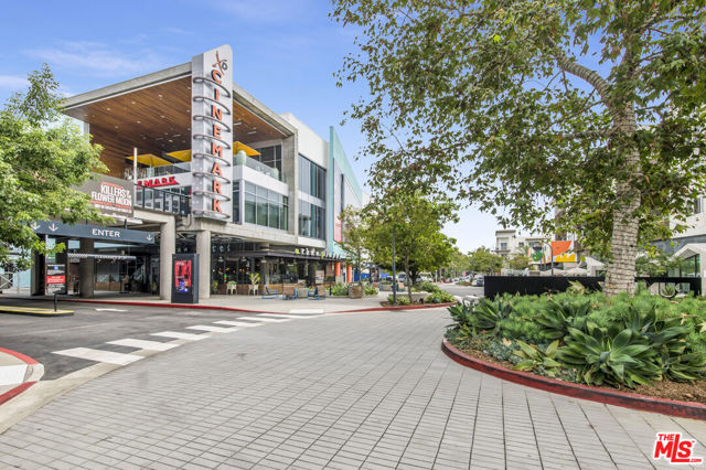 6021 Dawn, Playa Vista CA: https://media.crmls.org/mediaz/3763d07e-9e44-4f90-85a4-e3f63c6c540b.jpg