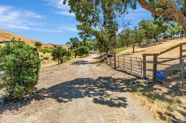 28837 Underwood Road,  CA: https://media.crmls.org/mediaz/3764398b-a116-4a31-adee-55e401a5d283.jpg