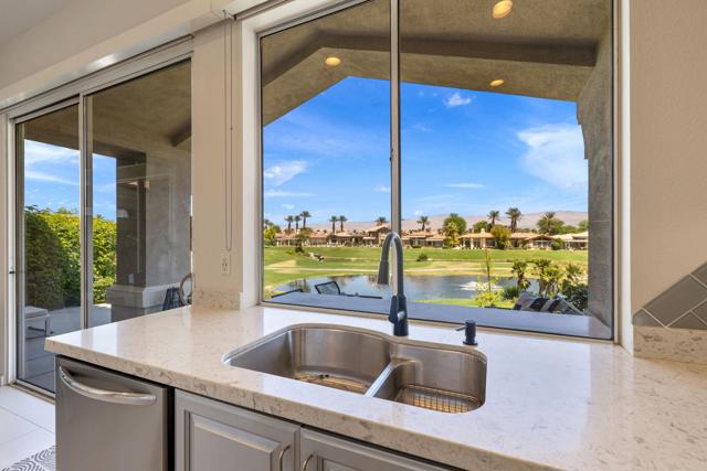 502 Desert Holly Drive, Palm Desert CA: https://media.crmls.org/mediaz/37644ea7-79a8-4b4b-b020-239c302a46d8.jpg