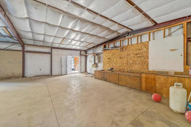 21444 Parrott Ranch Road, Carmel Valley CA: https://media.crmls.org/mediaz/376460f1-b850-4485-b40a-fe56b5608405.jpg