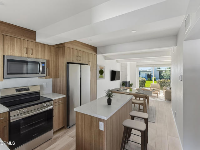 Detail Gallery Image 8 of 51 For 61 B Redwood Ave, Ventura,  CA 93003 - 2 Beds | 1 Baths