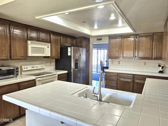 Detail Gallery Image 3 of 46 For 35208 Village 35, Camarillo,  CA 93012 - 2 Beds | 2 Baths