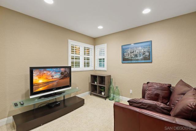 10421 Les Arbres Pl, San Diego CA: https://media.crmls.org/mediaz/37659f1a-4607-41d6-80d8-7a022a041ee0.jpg