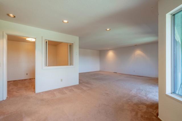 44 El Caminito Del Norte, Monterey CA: https://media.crmls.org/mediaz/3765b15e-8e90-4f8e-a28b-62968dc39e40.jpg