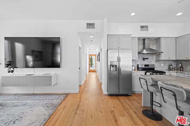 3170 Glenmanor Place, Los Angeles CA: https://media.crmls.org/mediaz/376611ee-43ed-4ce3-8ec5-1e18b7bc99a8.jpg