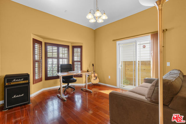 10943 Barman Avenue, Culver City CA: https://media.crmls.org/mediaz/37667165-b093-4e03-9c82-5a0cf1579e94.jpg
