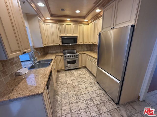 310 Tahiti Way, 106 photo 6