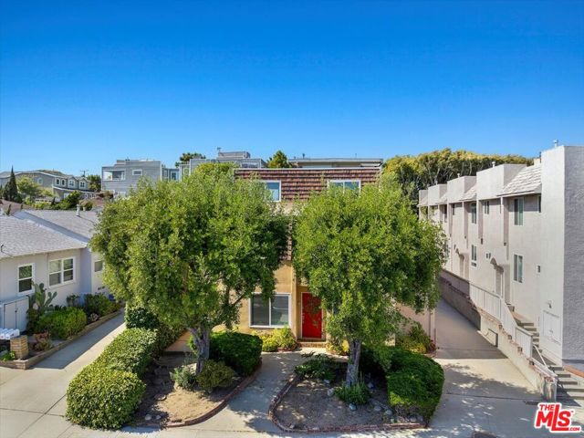 1311 Manhattan Beach Boulevard, Manhattan Beach, California 90266, 2 Bedrooms Bedrooms, ,2 BathroomsBathrooms,Residential,Sold,Manhattan Beach,25544727