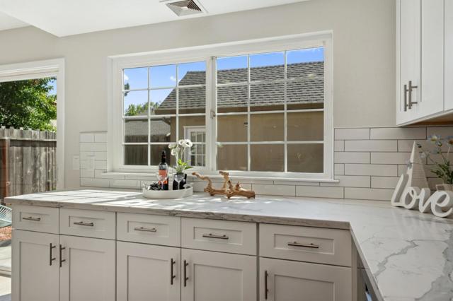 1045 Grebe Street, Foster City CA: https://media.crmls.org/mediaz/37689f6a-32e8-42f8-9efb-a7466bf4943a.jpg