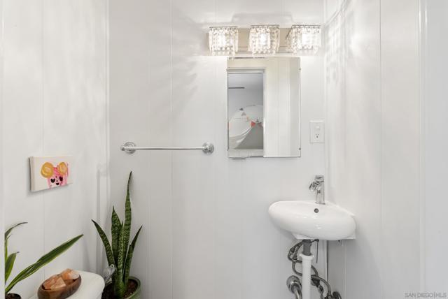 4067 PALMETTO WAY, San Diego CA: https://media.crmls.org/mediaz/376953a0-6d26-4b51-b683-72002b447370.jpg