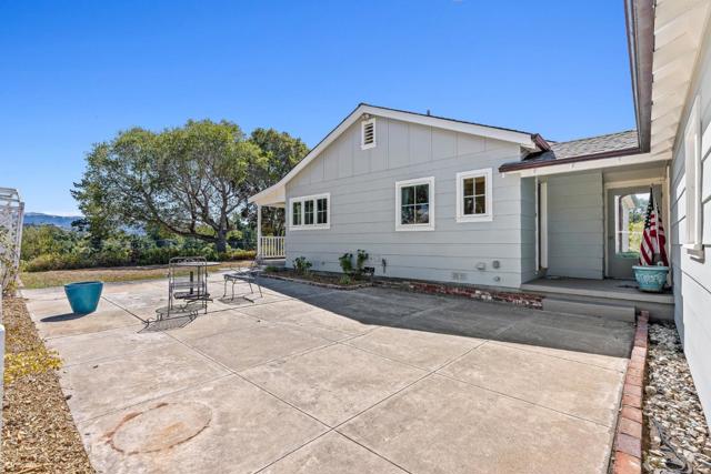 713 Salinas Monterey Highway, Salinas CA: https://media.crmls.org/mediaz/37697e78-e7f8-4889-89ca-855cd4218411.jpg
