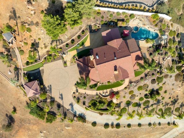 15718 Creek Hills Road, El Cajon CA: https://media.crmls.org/mediaz/37699d4e-44db-4f1f-9c02-1fedd0e2b3db.jpg