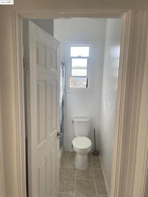 2212 17Th Ave, Oakland CA: https://media.crmls.org/mediaz/376a3979-f141-4dfd-bec6-d91bbc0b9dc1.jpg