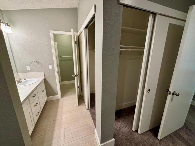 7592 Deltawind Drive, Sacramento CA: https://media.crmls.org/mediaz/376a4450-36fc-4ad9-9d43-cfbf9e719604.jpg
