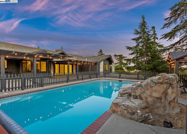 8191 Highland Rd, Livermore CA: https://media.crmls.org/mediaz/376a792e-b66c-4baf-ad8a-8e519c1d2104.jpg