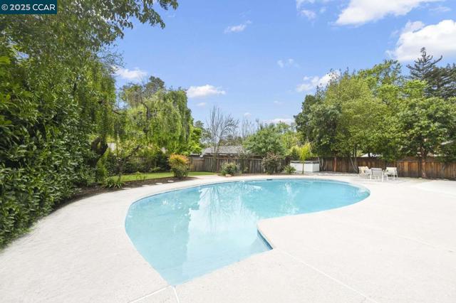 3231 Quandt Rd, Lafayette CA: https://media.crmls.org/mediaz/376aca7a-7c25-45e3-a3df-7bf4af76d0b5.jpg