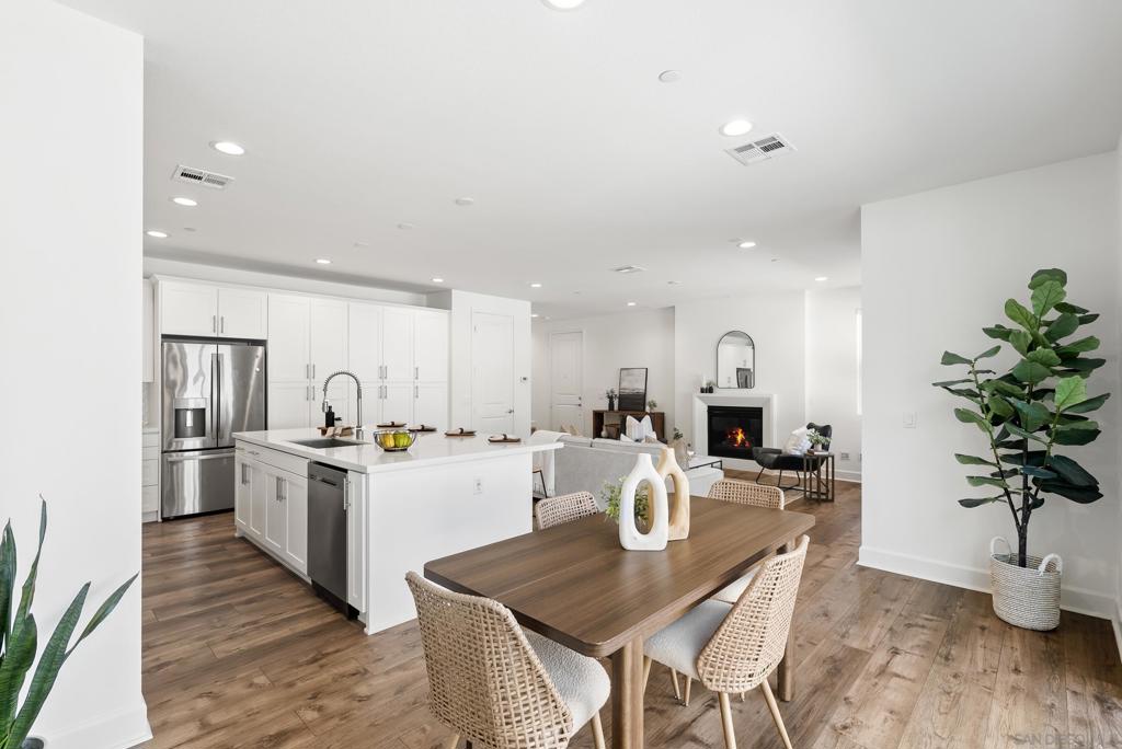 MLS #250041327SD image #12