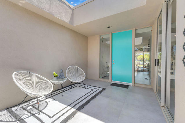 469 E Mariposa Drive, Palm Springs CA: https://media.crmls.org/mediaz/376b6d97-1d05-48f5-a6ff-18dc67010c6f.jpg