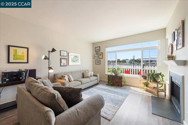 609 Commodore Dr, Richmond CA: https://media.crmls.org/mediaz/376b9660-9879-49ad-bb28-10b7a5ebff7d.jpg