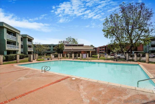 1050 E Washington, Escondido CA: https://media.crmls.org/mediaz/376b988a-73d6-43b8-b58b-82bb012f8332.jpg