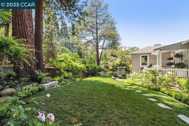 72 Davis Rd, Orinda CA: https://media.crmls.org/mediaz/376c1f1f-d0f8-4478-a93e-087eb6bc5c30.jpg
