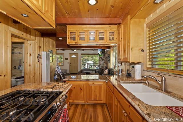 1477 Malabar WAY, Big Bear CA: https://media.crmls.org/mediaz/376ca242-f83e-4ed2-90e8-41cd871f2601.jpg