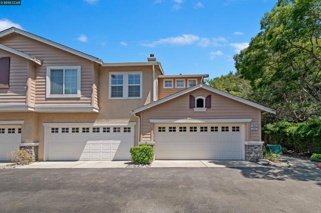10647 Mcbride Ln, Dublin CA: https://media.crmls.org/mediaz/376cb499-d520-4442-ae6e-33455a82c5f0.jpg