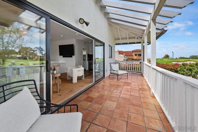 7505 Pepita Way, La Jolla CA: https://media.crmls.org/mediaz/376d3e2b-6fd7-45d7-80b1-ca7f13c94094.jpg