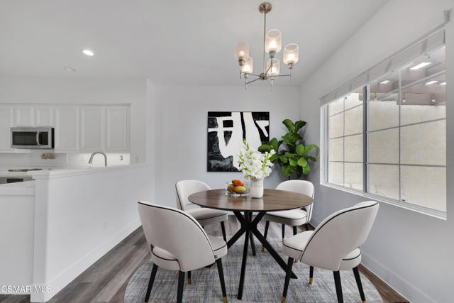 237 Camino Toluca, Camarillo CA: https://media.crmls.org/mediaz/376db0e1-f262-441c-8969-6be4276cab13.jpg