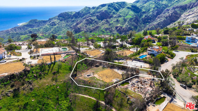 23310 W Pompano Street, Malibu CA: https://media.crmls.org/mediaz/376db3e8-1ec7-4410-a931-a8cd9063ac91.jpg