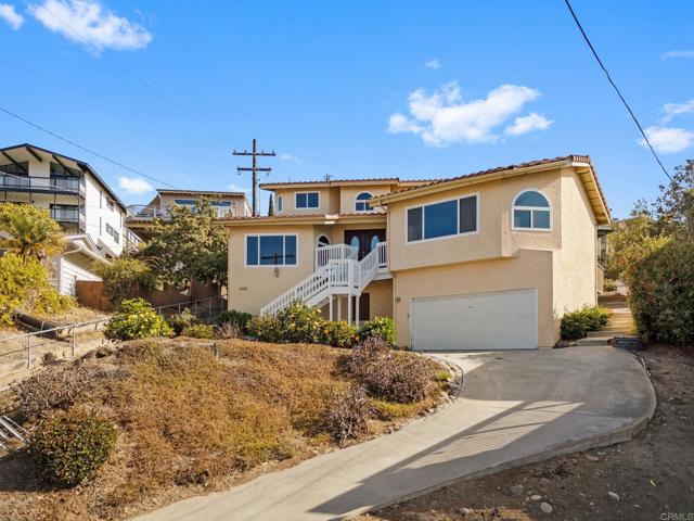 Detail Gallery Image 3 of 46 For 1295 Buenos Ave, San Diego,  CA 92110 - 3 Beds | 2/1 Baths