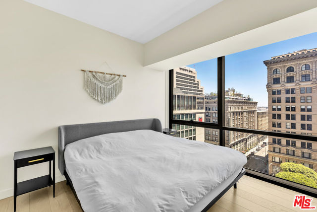 400 S Broadway, Los Angeles CA: https://media.crmls.org/mediaz/376e9aa0-6d81-4c99-9aa1-563fc865c026.jpg