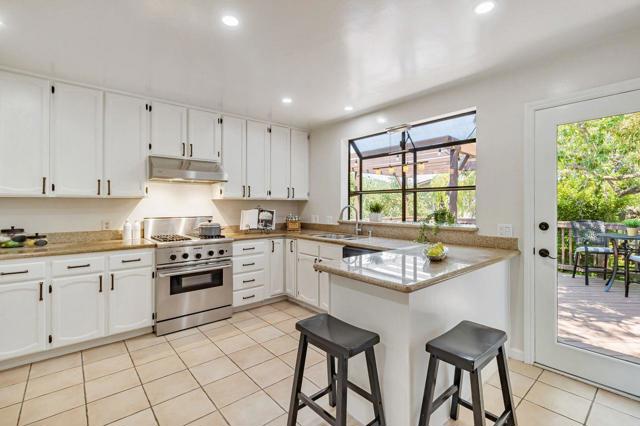 833 Alameda De Las Pulgas, Belmont CA: https://media.crmls.org/mediaz/376ed13b-bdbc-42e8-b193-1d406b134ecd.jpg