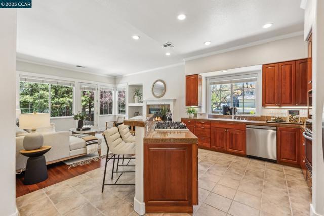 4280 Marietta Ct, Concord CA: https://media.crmls.org/mediaz/376eeadf-52db-42e5-b7d9-53349559b7e0.jpg