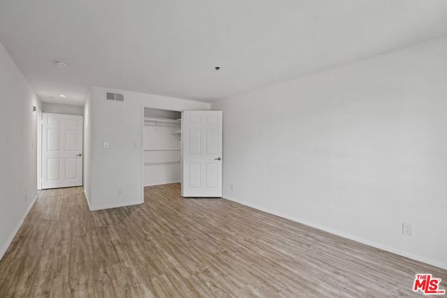 11711 Ohio Avenue, Los Angeles CA: https://media.crmls.org/mediaz/376f1dab-cdb6-46fa-a729-98003d32b8e5.jpg