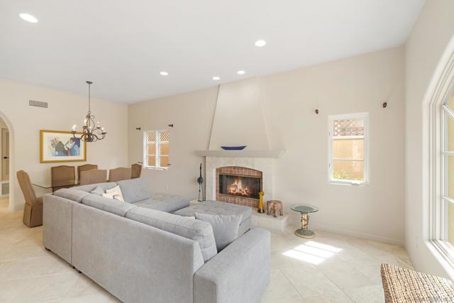 418 Marine St, La Jolla CA: https://media.crmls.org/mediaz/376f2582-0b4e-49fd-8aee-4956b4e37942.jpg