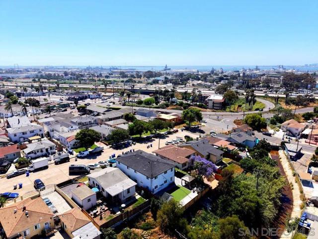 3934 Marine View Ave, San Diego CA: https://media.crmls.org/mediaz/376f900e-c697-4e0b-a059-5471f471eae6.jpg