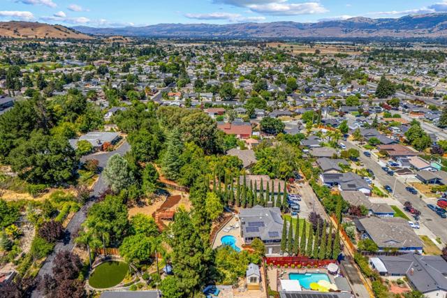 1403 Welburn Avenue, Gilroy CA: https://media.crmls.org/mediaz/376fedc9-0d67-4dbe-93cc-71d1de8e3901.jpg