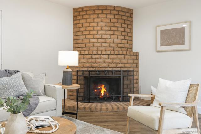 1918 Odell Cir, Vista CA: https://media.crmls.org/mediaz/37706967-a9d3-4ae1-9618-d5ac8cd627c6.jpg