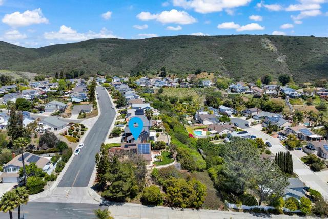 9959 Riverhead Dr, San Diego CA: https://media.crmls.org/mediaz/37706e46-1232-48ad-bcda-91eaa3cec270.jpg