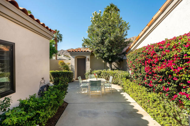 54396 Shoal Creek, La Quinta CA: https://media.crmls.org/mediaz/3770a7d8-f61c-4c97-946d-ba9e47a3913c.jpg