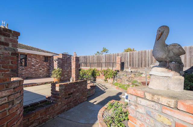 1527 Atherton Way, Salinas CA: https://media.crmls.org/mediaz/3770fdef-5631-4ea1-8715-6065659d3ae6.jpg