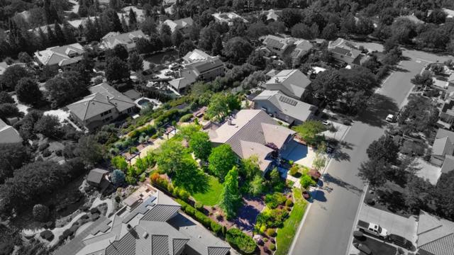 4040 Morning View Way, El Dorado Hills CA: https://media.crmls.org/mediaz/37714e76-3e9a-4442-9a87-040c2056cfb9.jpg